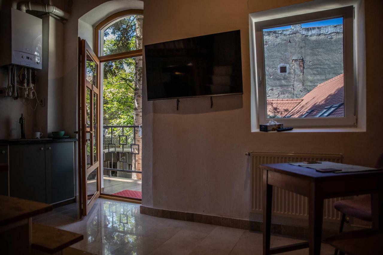 1881 Brasov Old Town - Double Room Екстериор снимка